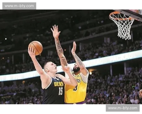 攻防转换速度决定比赛走向 里昂此役利用转换进攻打入两球 攻防转换速度决定比赛走向 里昂此役利用转换进攻打入两球